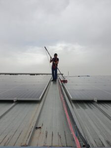Si buscas recuperar el potencial total de tu instalación fotovoltaica, la respuesta es simple: somos tu empresa de limpieza de placas solares en Valencia.
